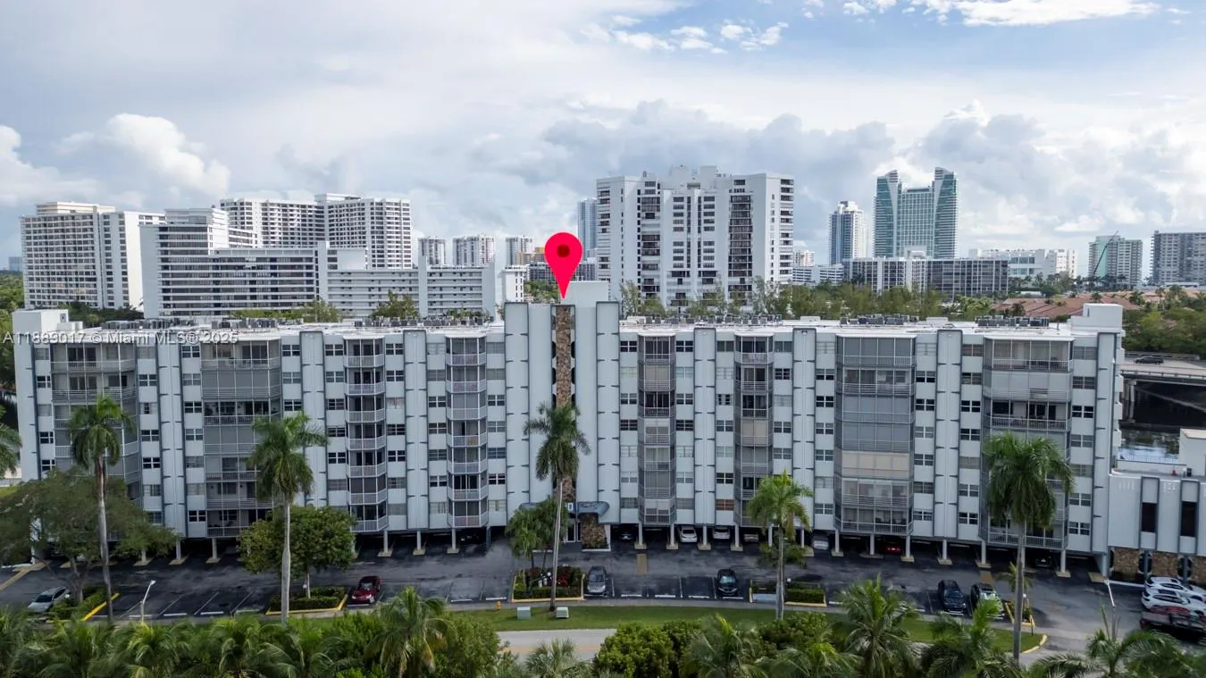 300 Diplomat Pkwy, #204
