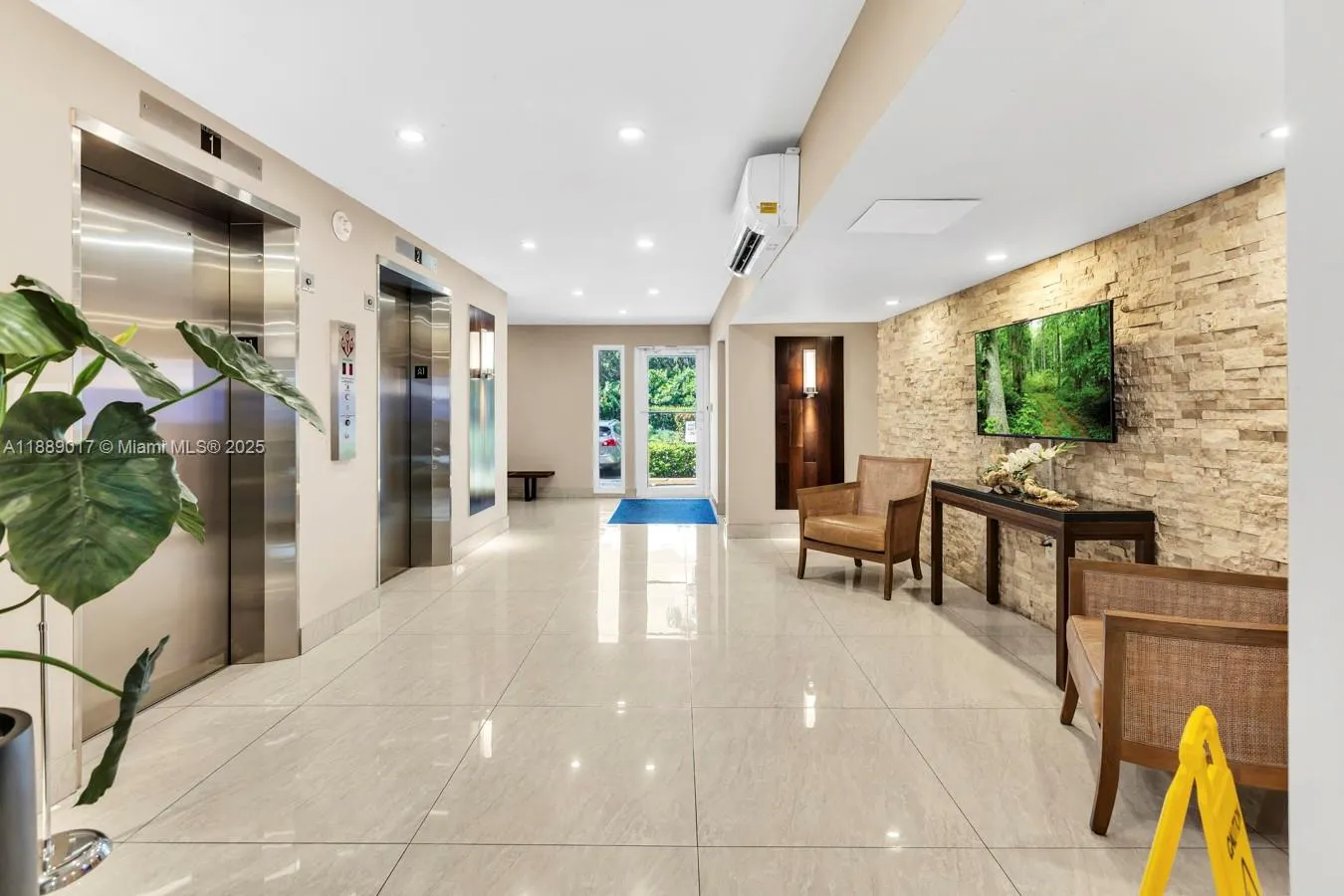 300 Diplomat Pkwy, #204