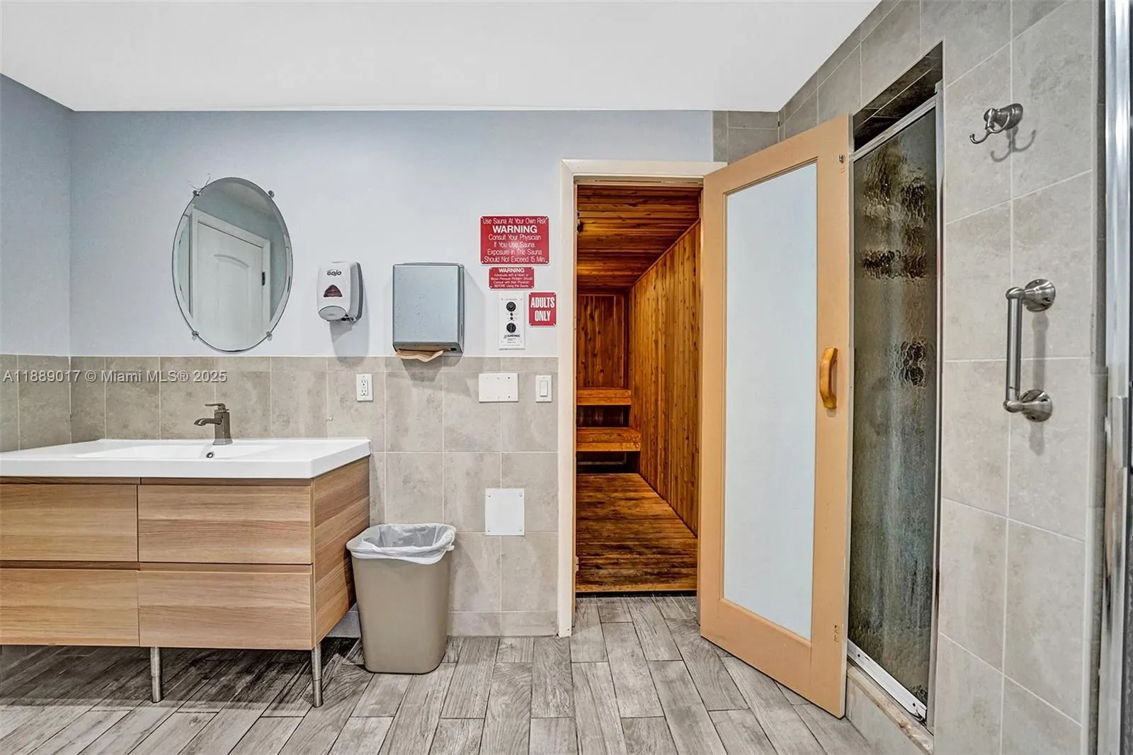 300 Diplomat Pkwy, #204