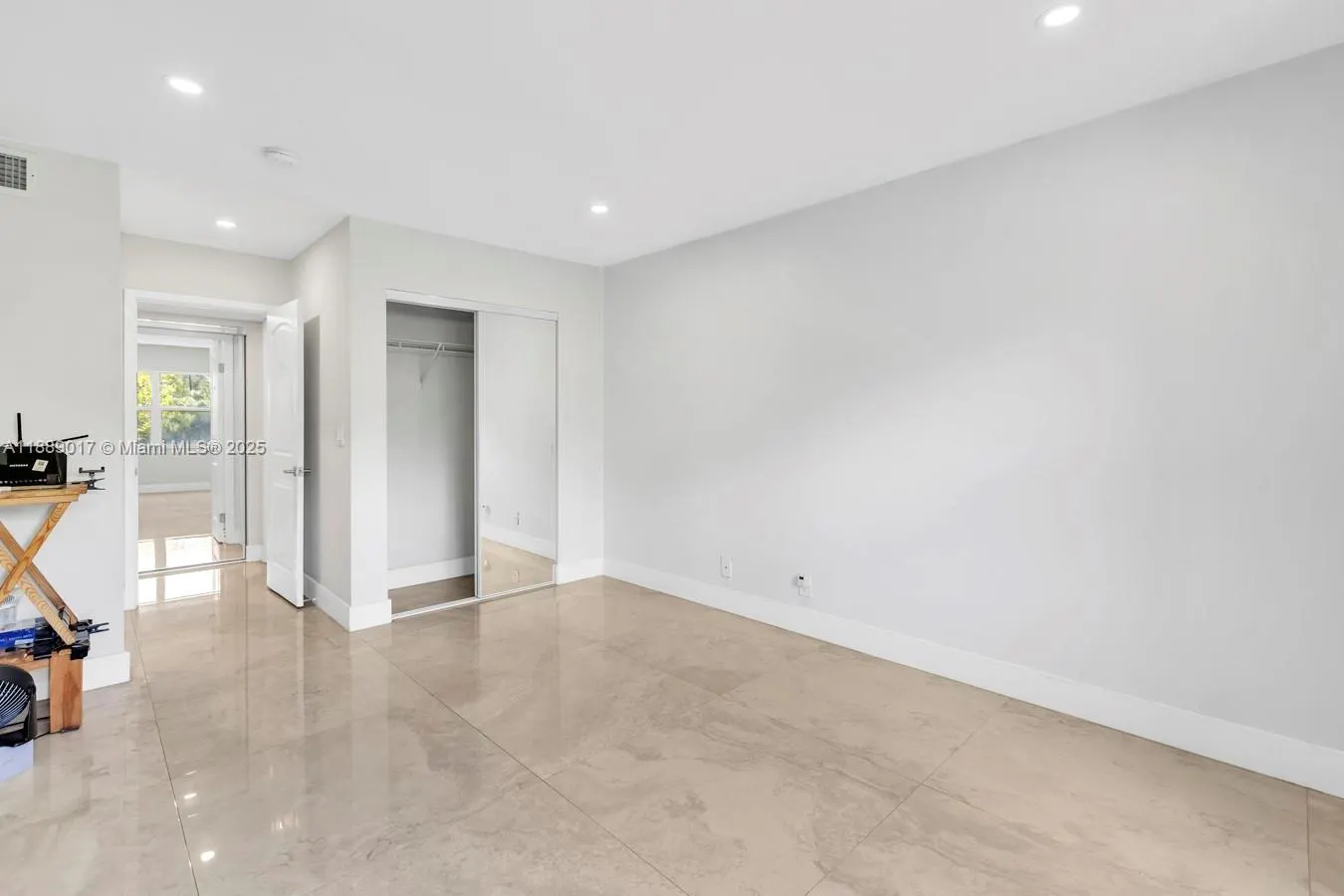 300 Diplomat Pkwy, #204