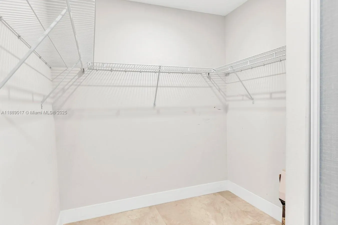 300 Diplomat Pkwy, #204