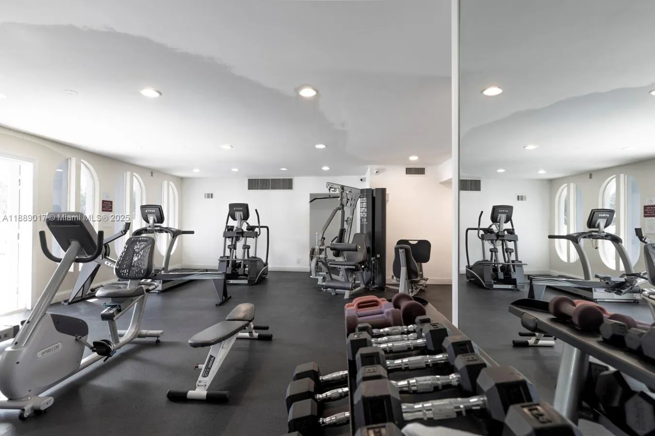 300 Diplomat Pkwy, #204