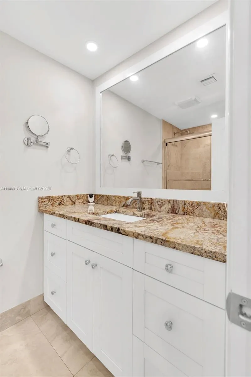300 Diplomat Pkwy, #204