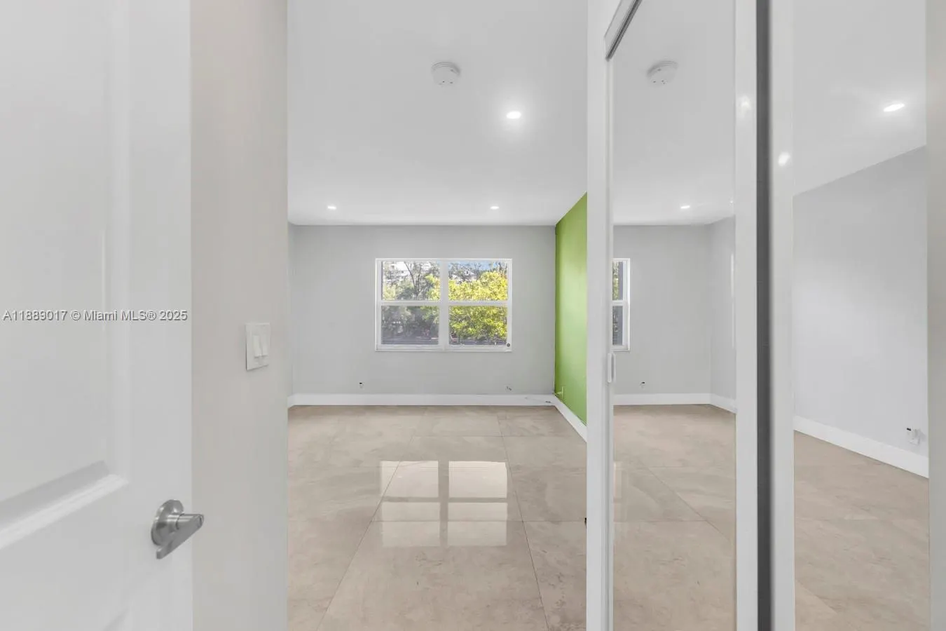 300 Diplomat Pkwy, #204