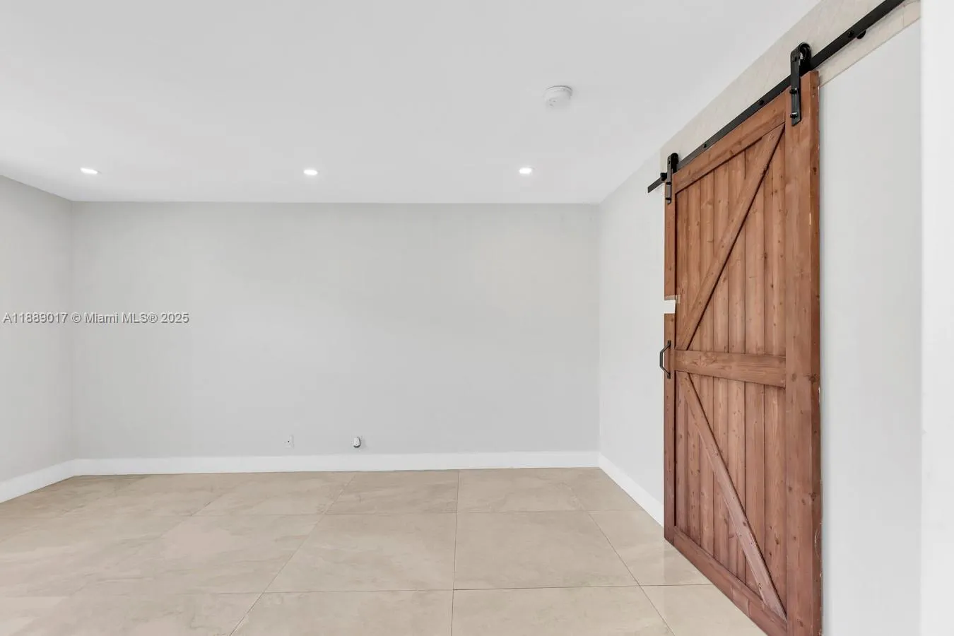 300 Diplomat Pkwy, #204