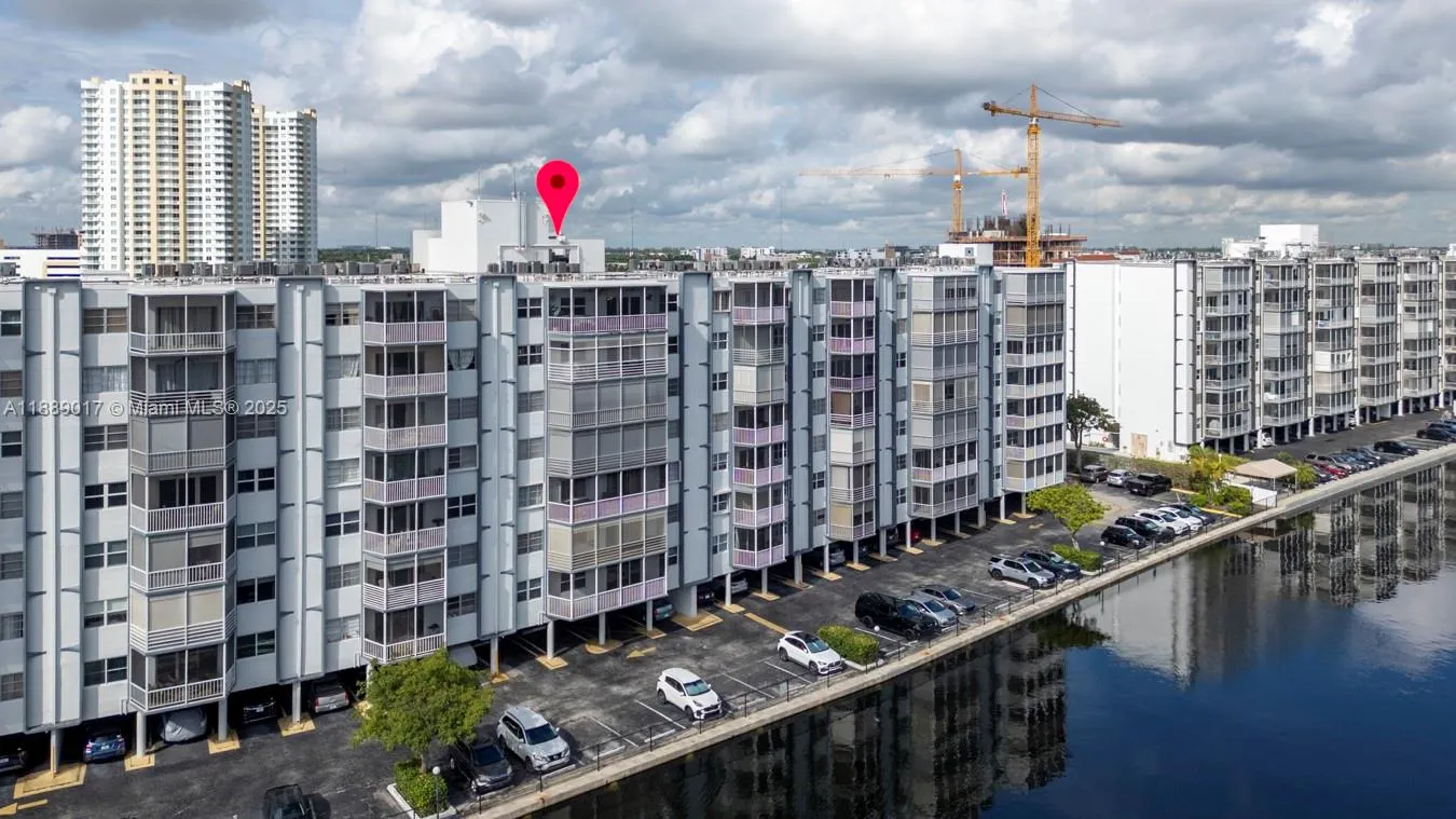 300 Diplomat Pkwy, #204