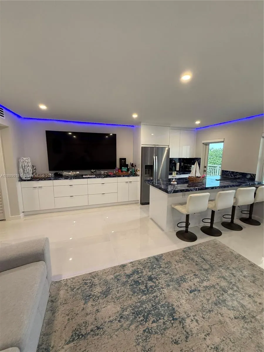 901 S Surf Rd, #306