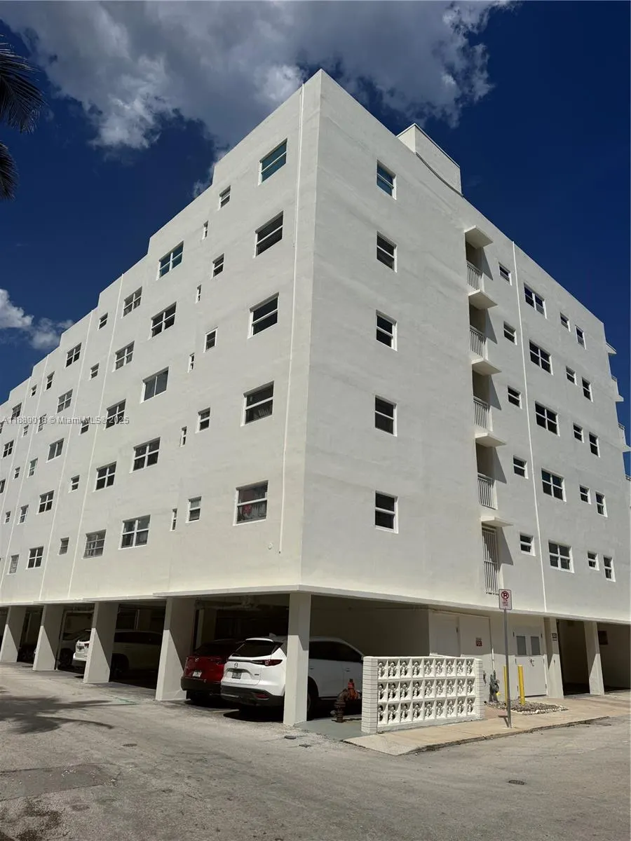 901 S Surf Rd, #306