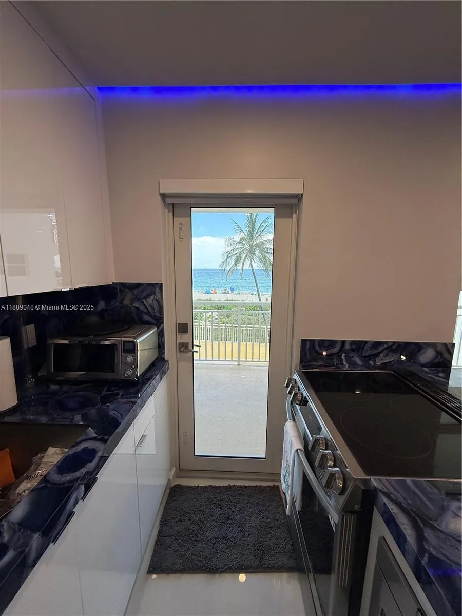 901 S Surf Rd, #306