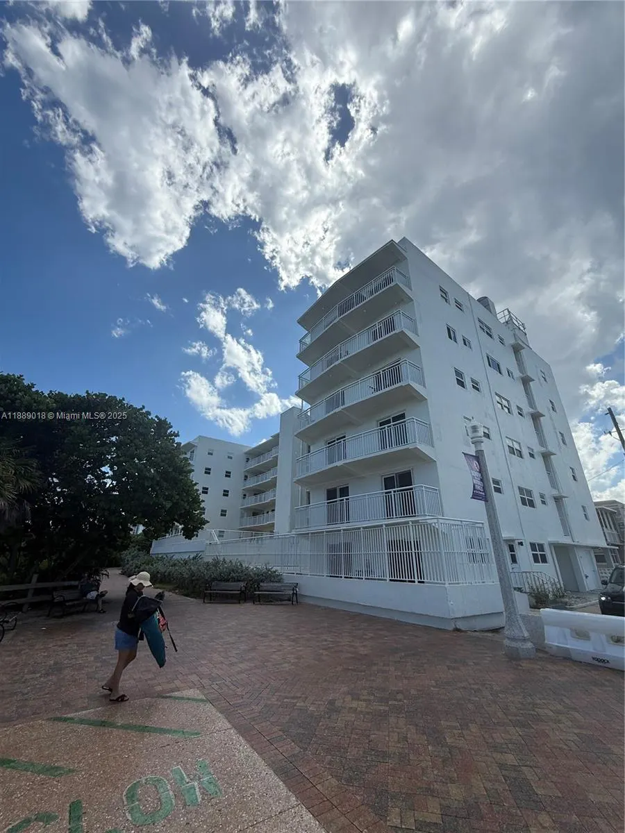 901 S Surf Rd, #306