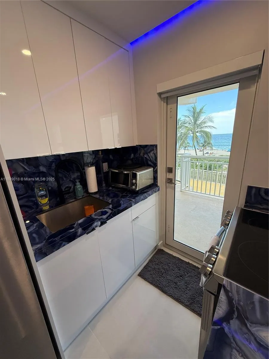 901 S Surf Rd, #306