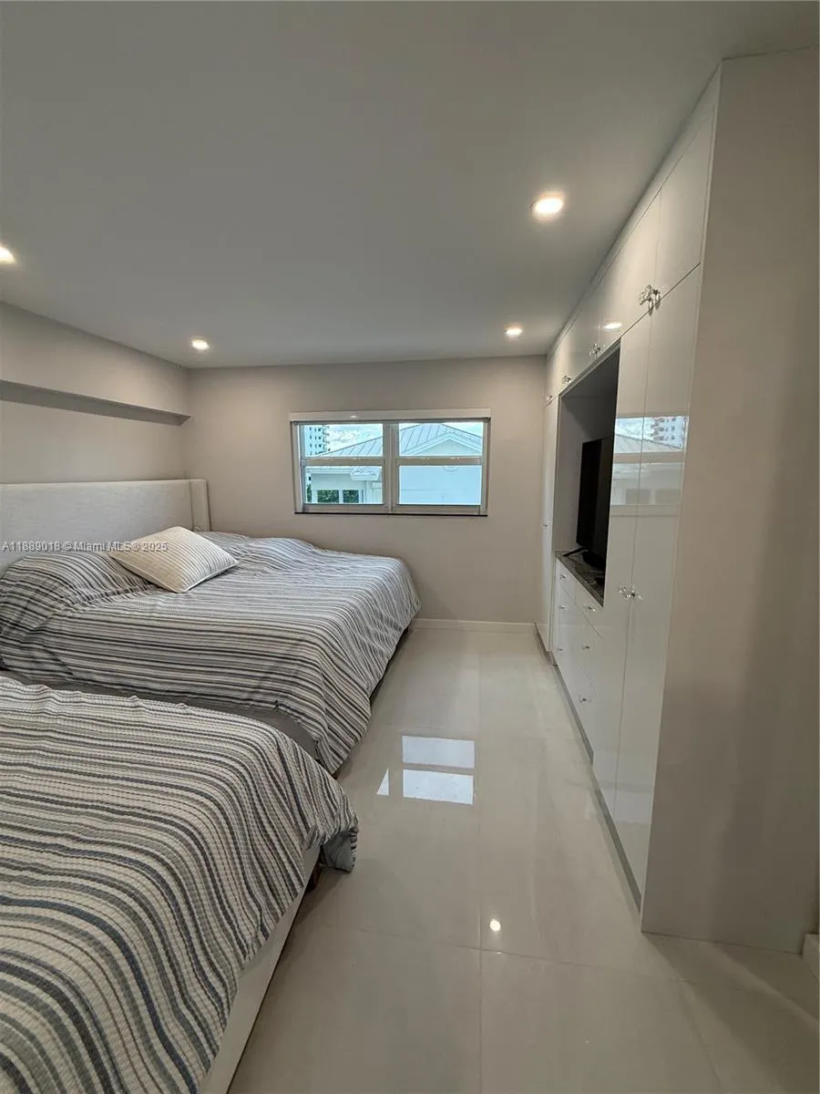901 S Surf Rd, #306