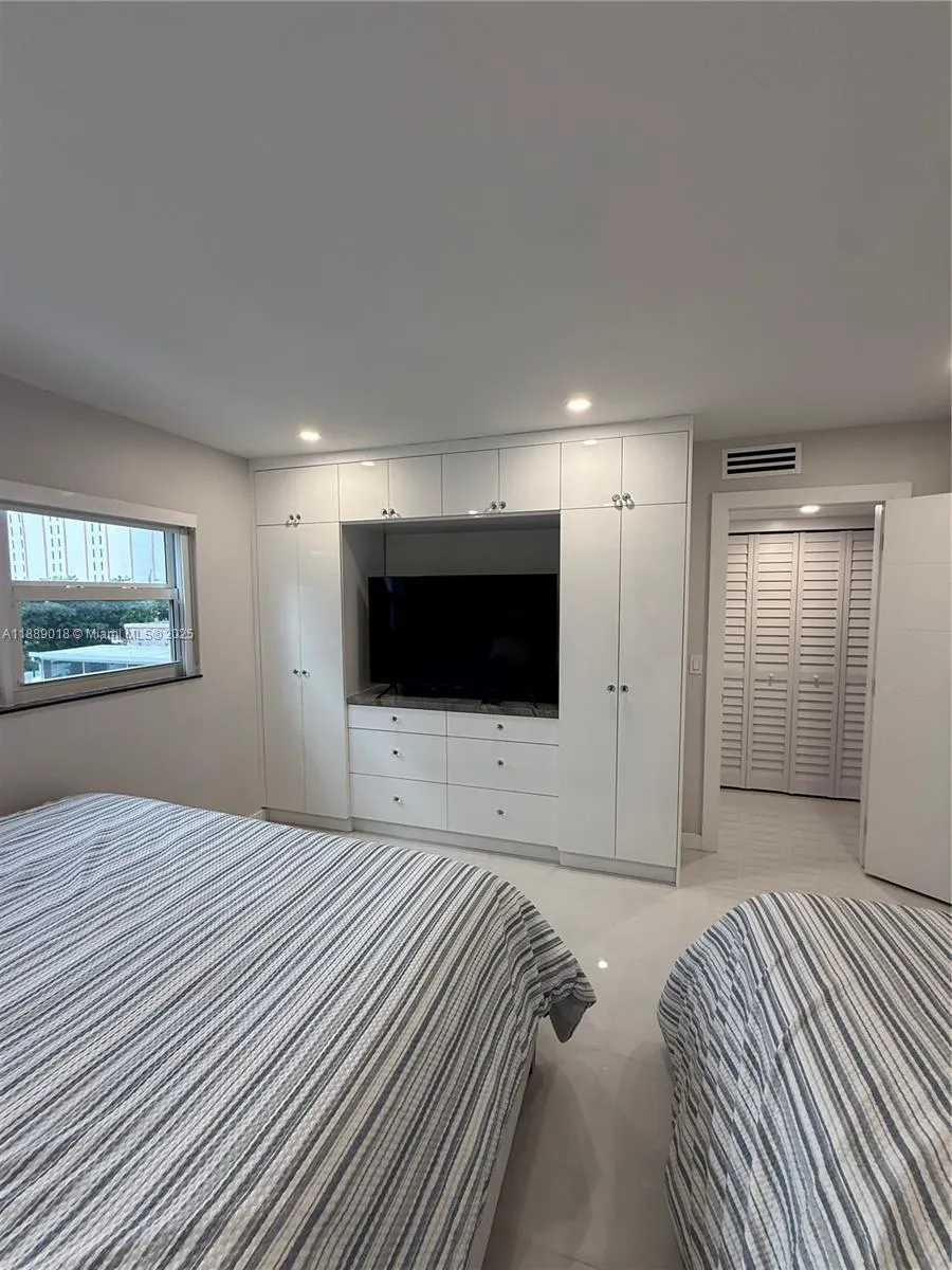 901 S Surf Rd, #306