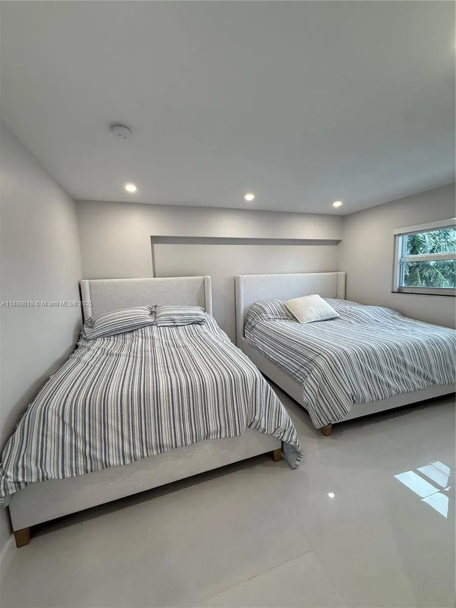 901 S Surf Rd, #306