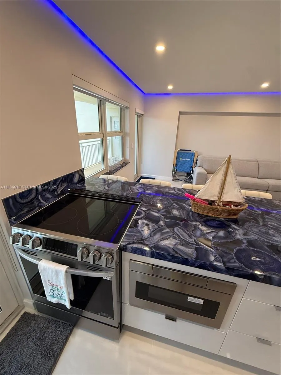 901 S Surf Rd, #306