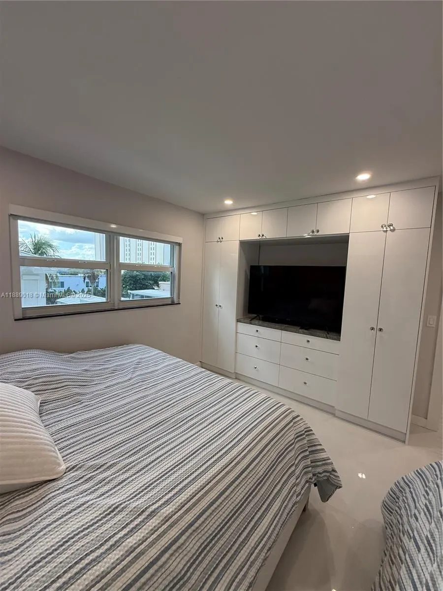 901 S Surf Rd, #306