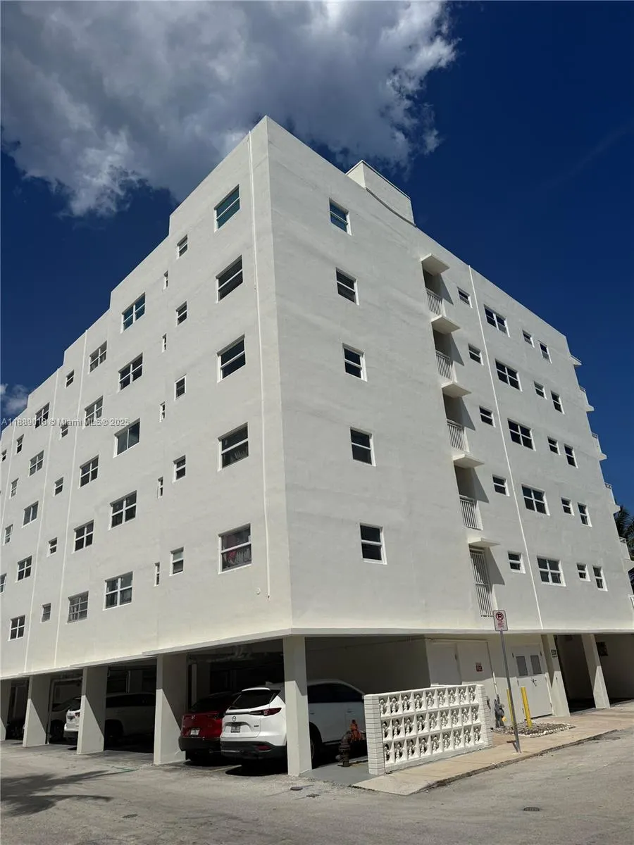 901 S Surf Rd, #306
