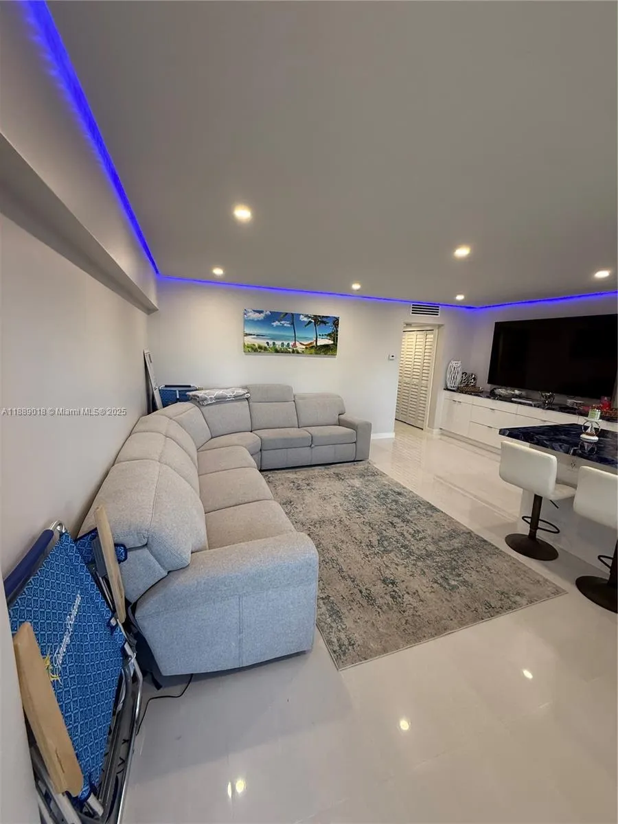 901 S Surf Rd, #306