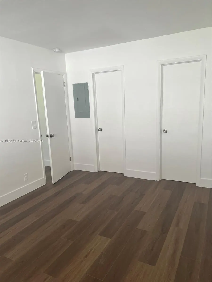 325 NE 2nd St, #3