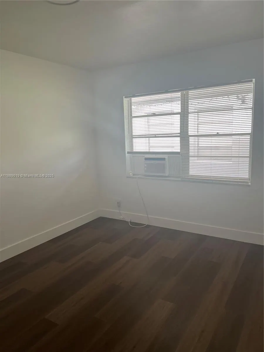 325 NE 2nd St, #3