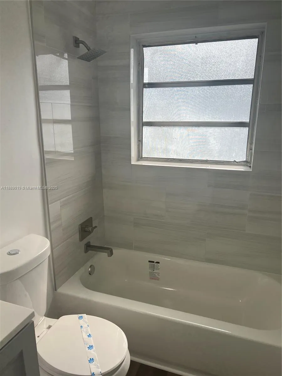 325 NE 2nd St, #3