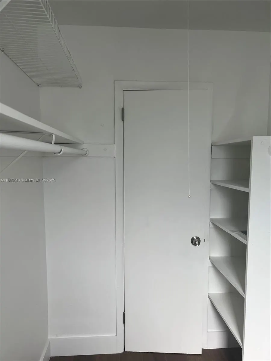325 NE 2nd St, #3