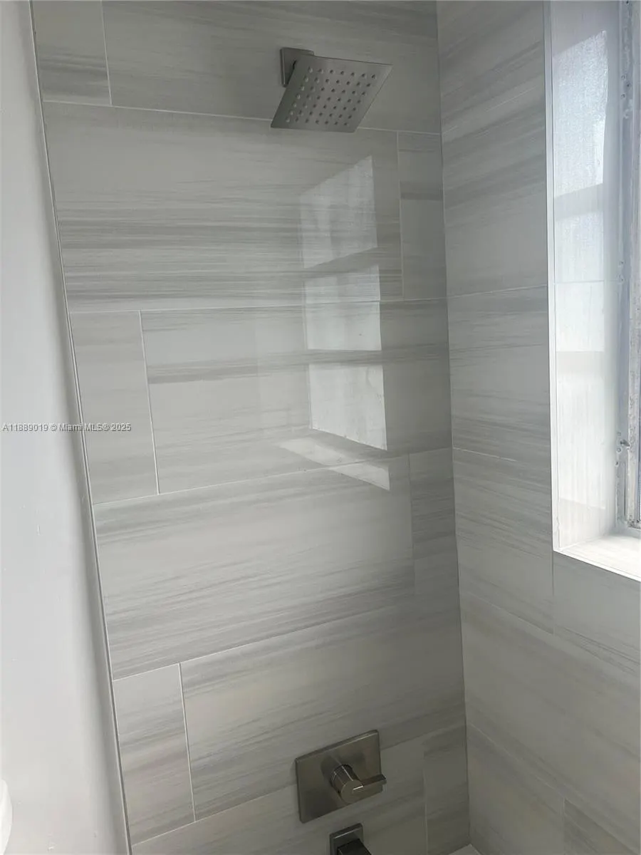 325 NE 2nd St, #3