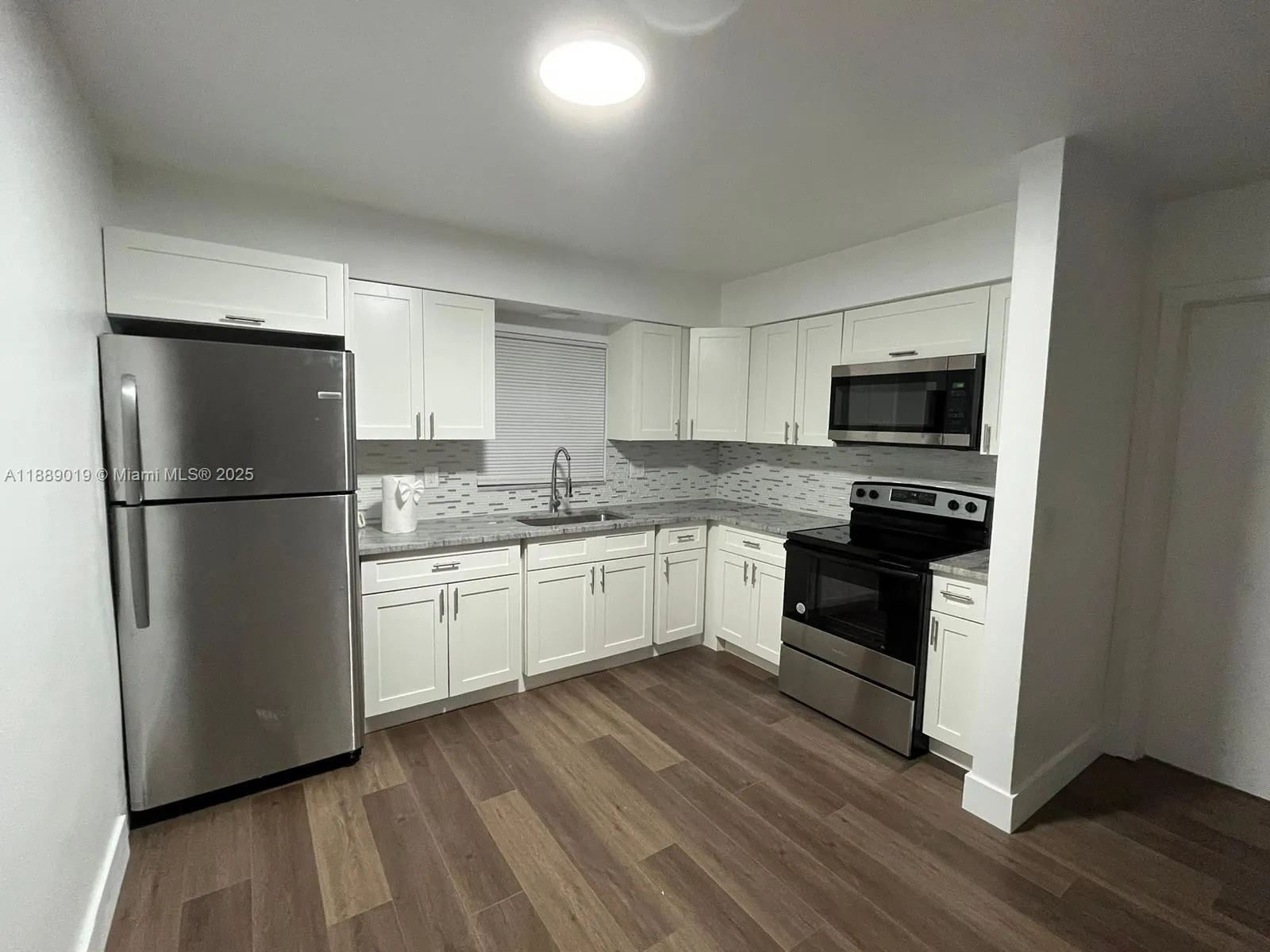 325 NE 2nd St, #3