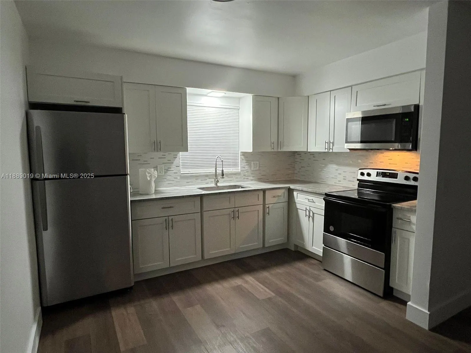 325 NE 2nd St, #3