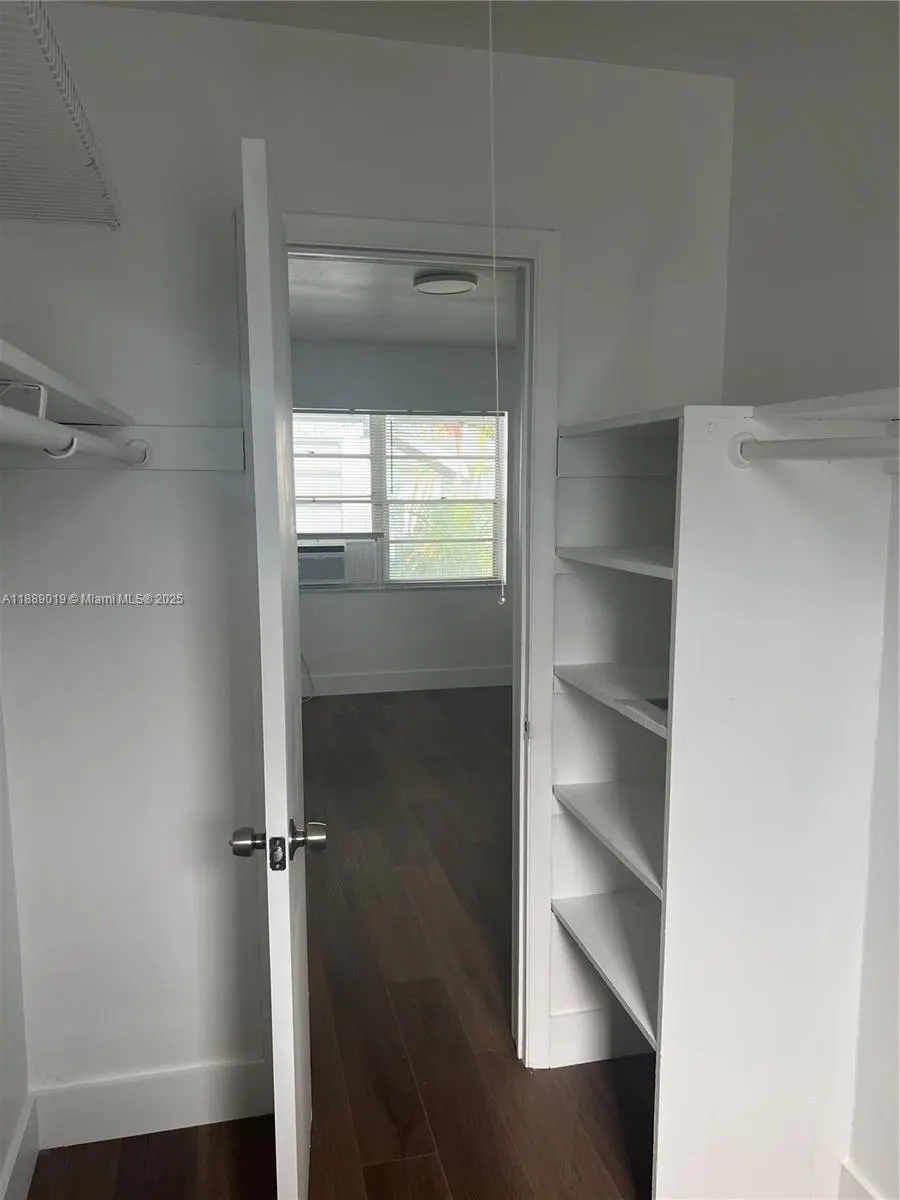 325 NE 2nd St, #3