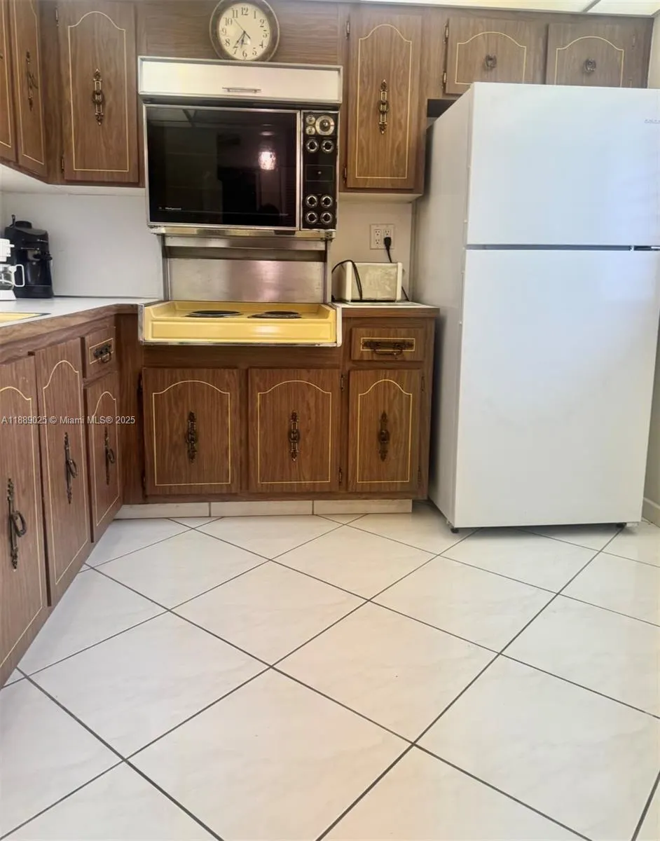 3600 NE 170 St., #Apt.D.303