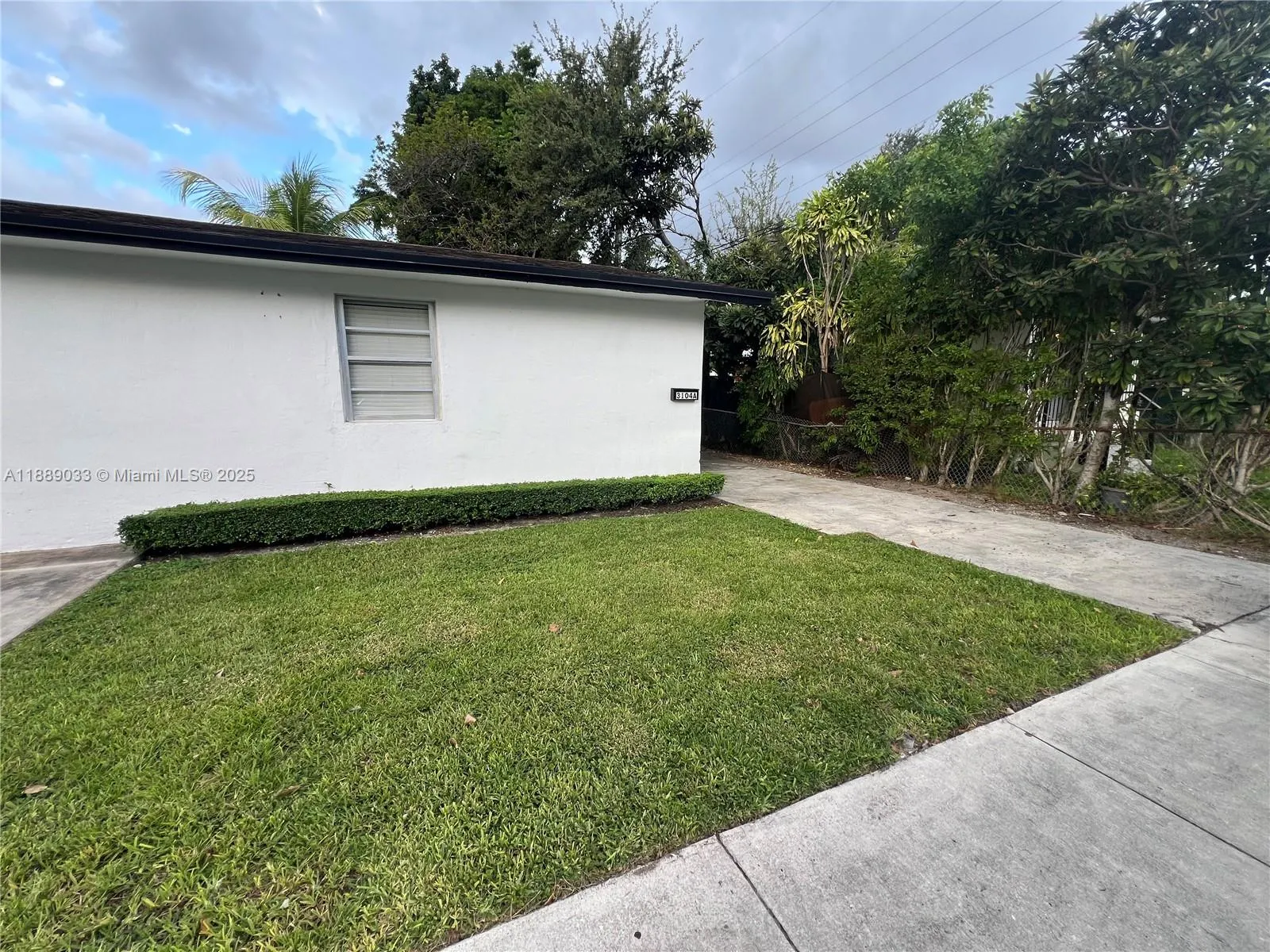 3102 SW 10th St, #3104A