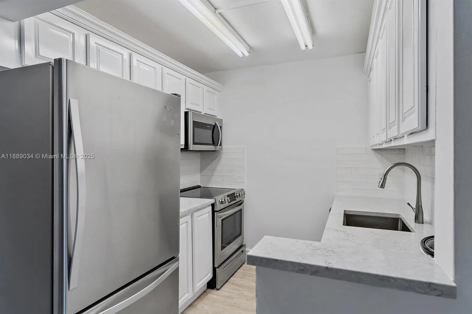 725 Hummingbird Way, #204