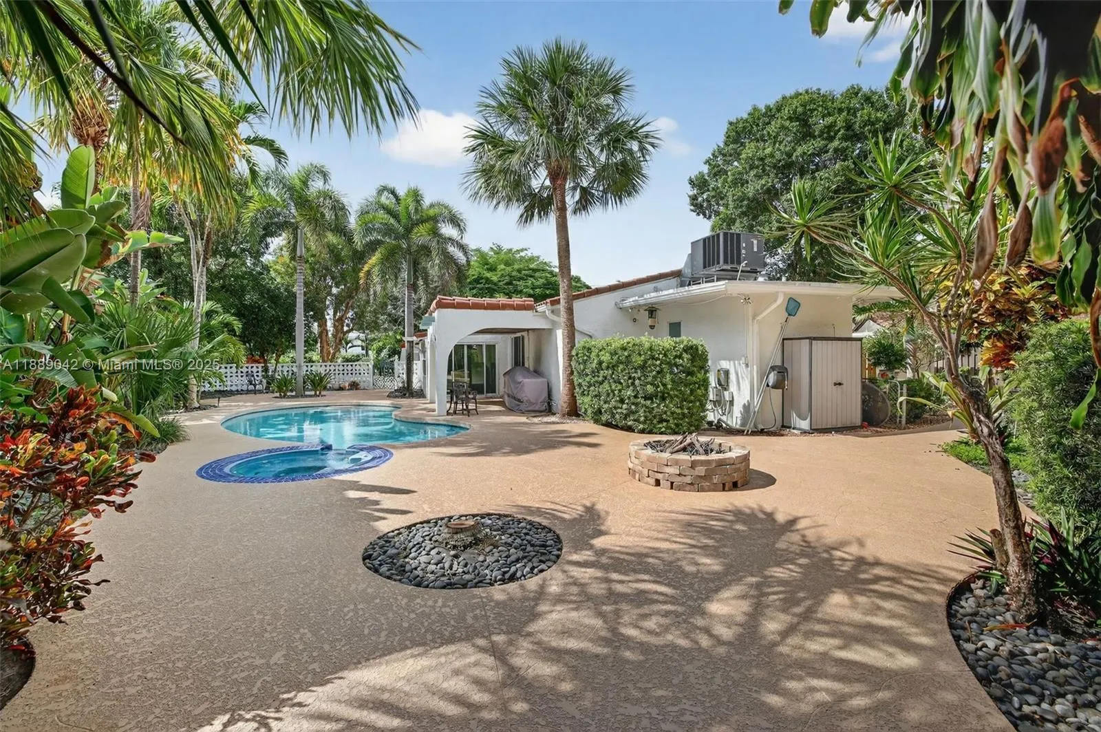 716 Coconut Dr