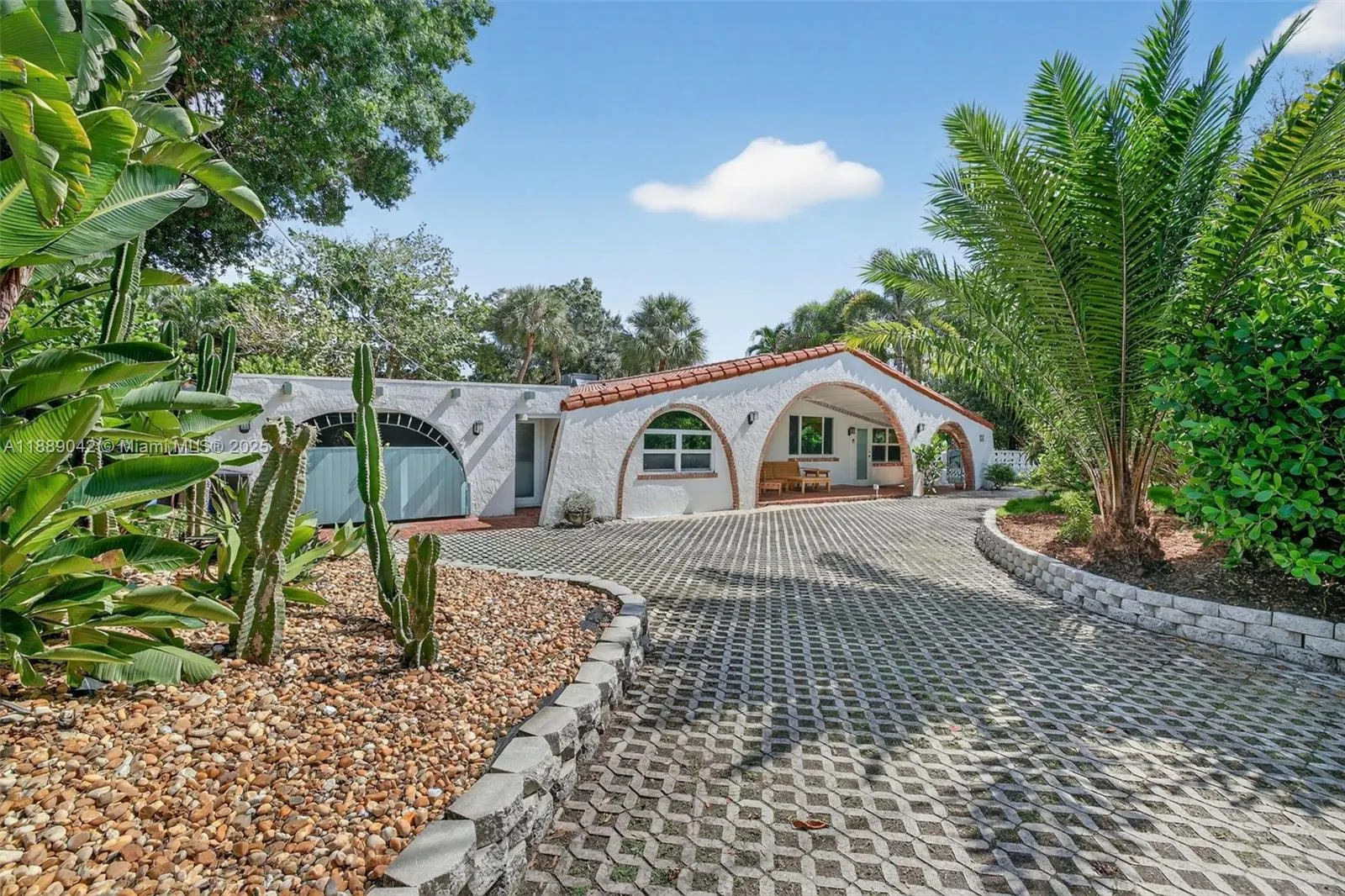 716 Coconut Dr