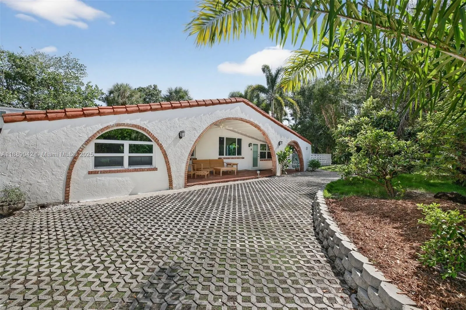 716 Coconut Dr
