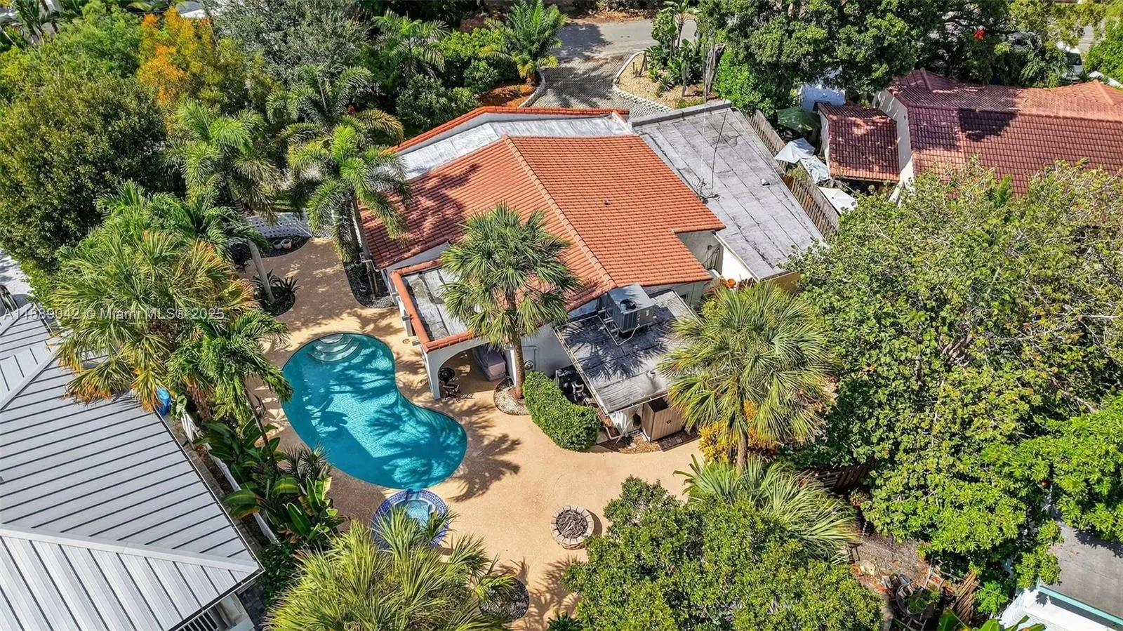 716 Coconut Dr