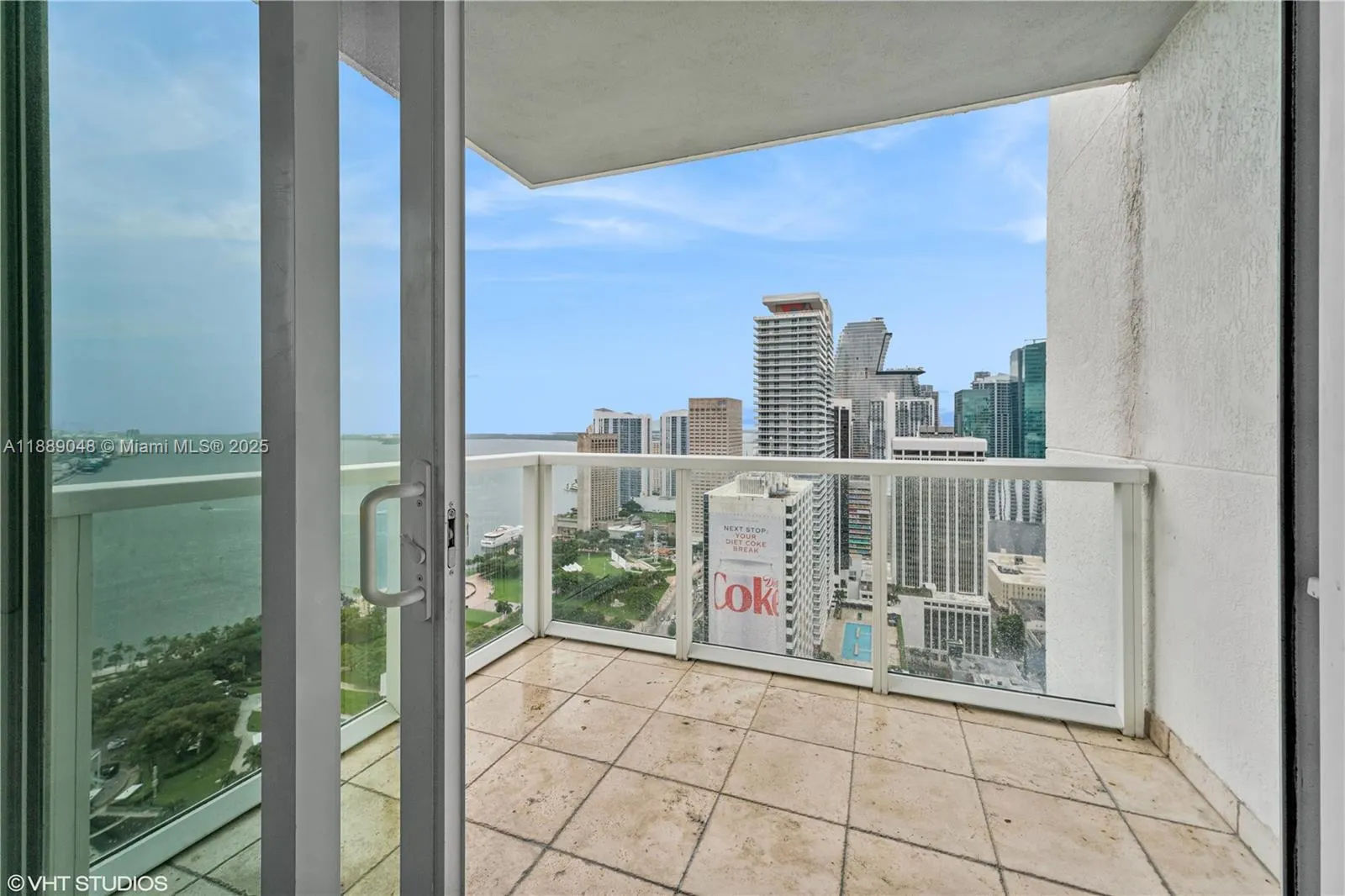 244 Biscayne Blvd, #3903