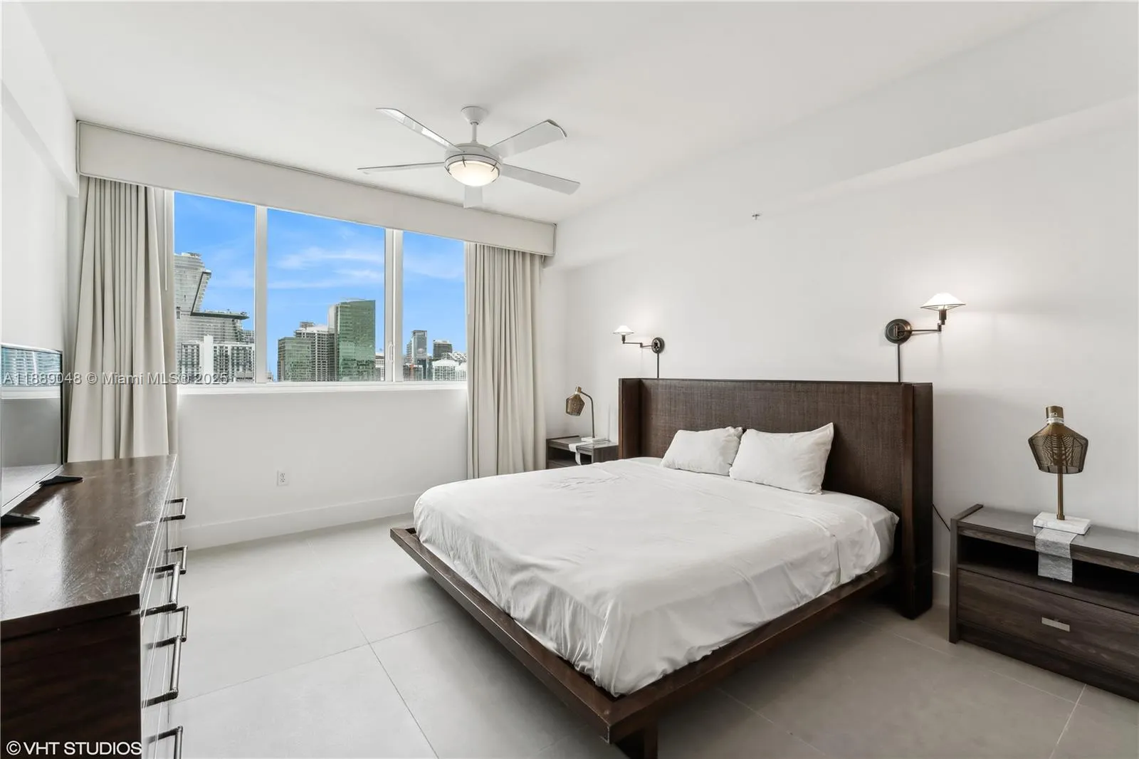 244 Biscayne Blvd, #3903