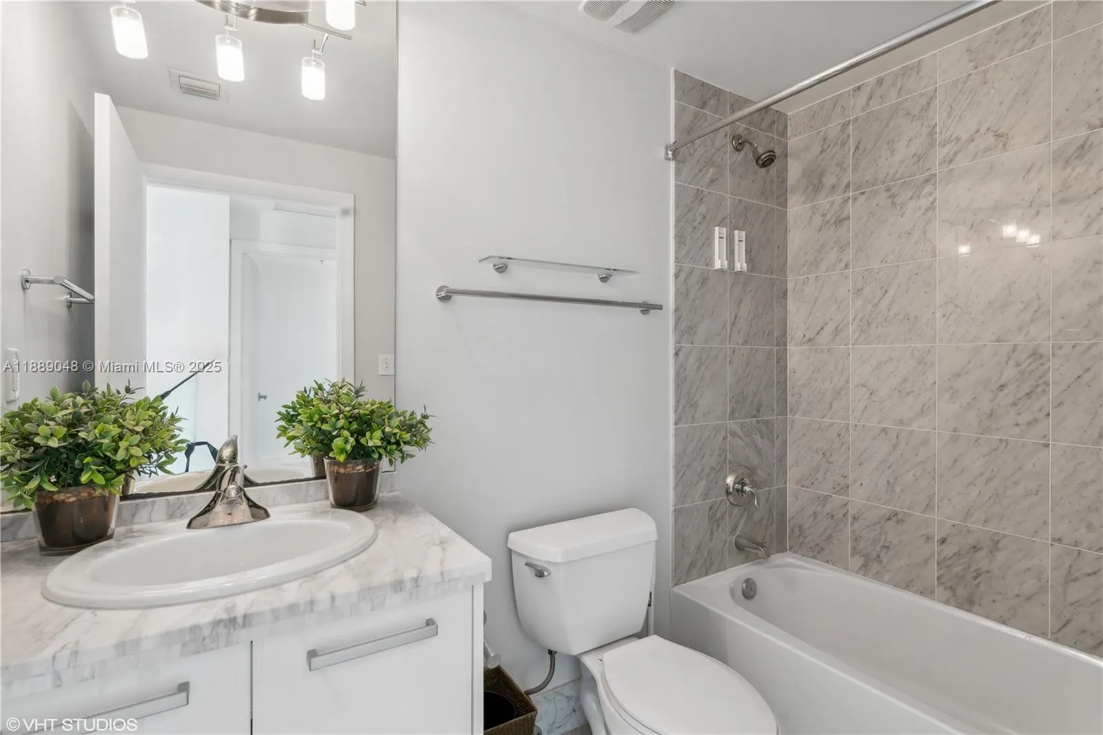 244 Biscayne Blvd, #3903