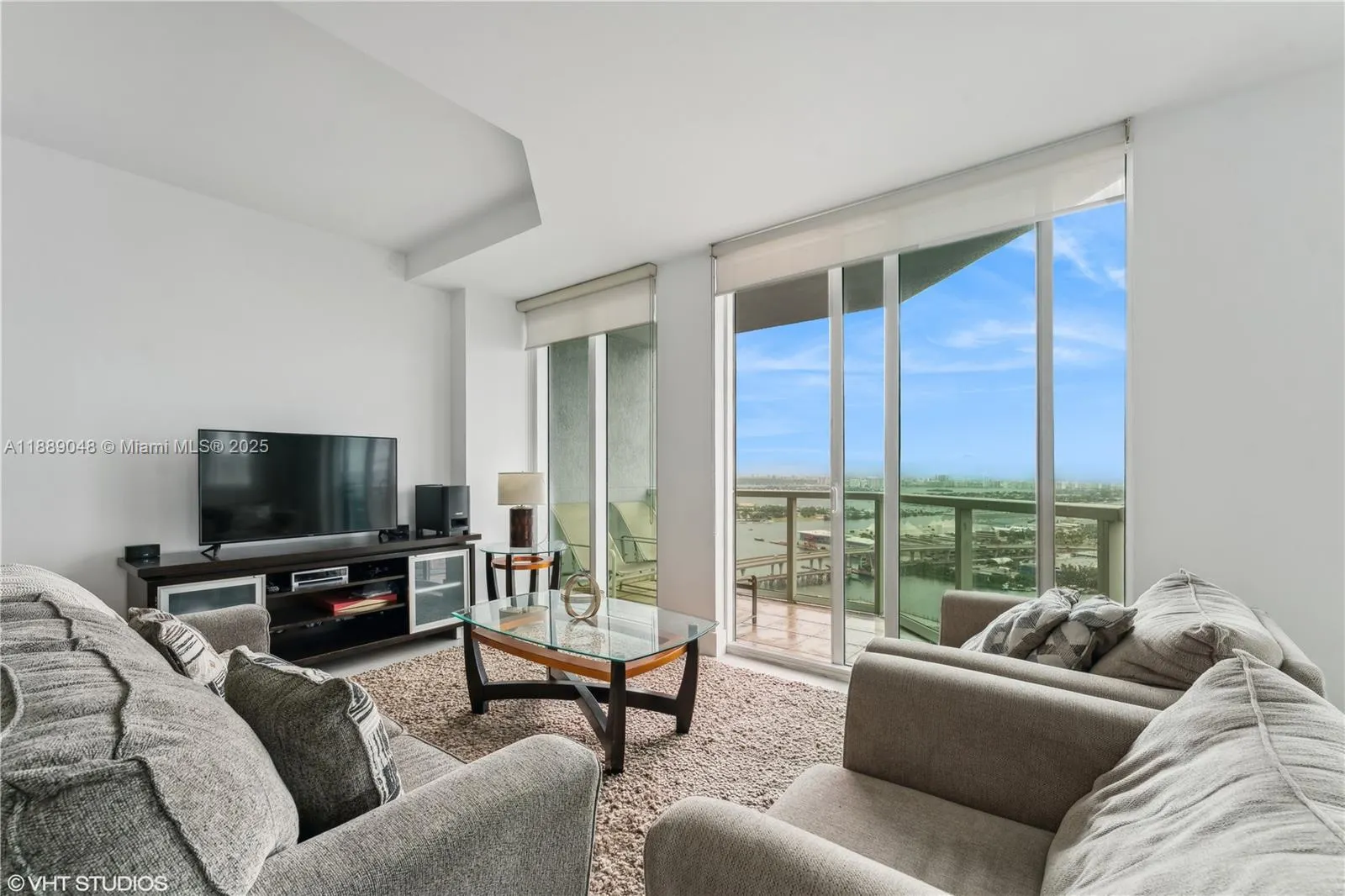 244 Biscayne Blvd, #3903