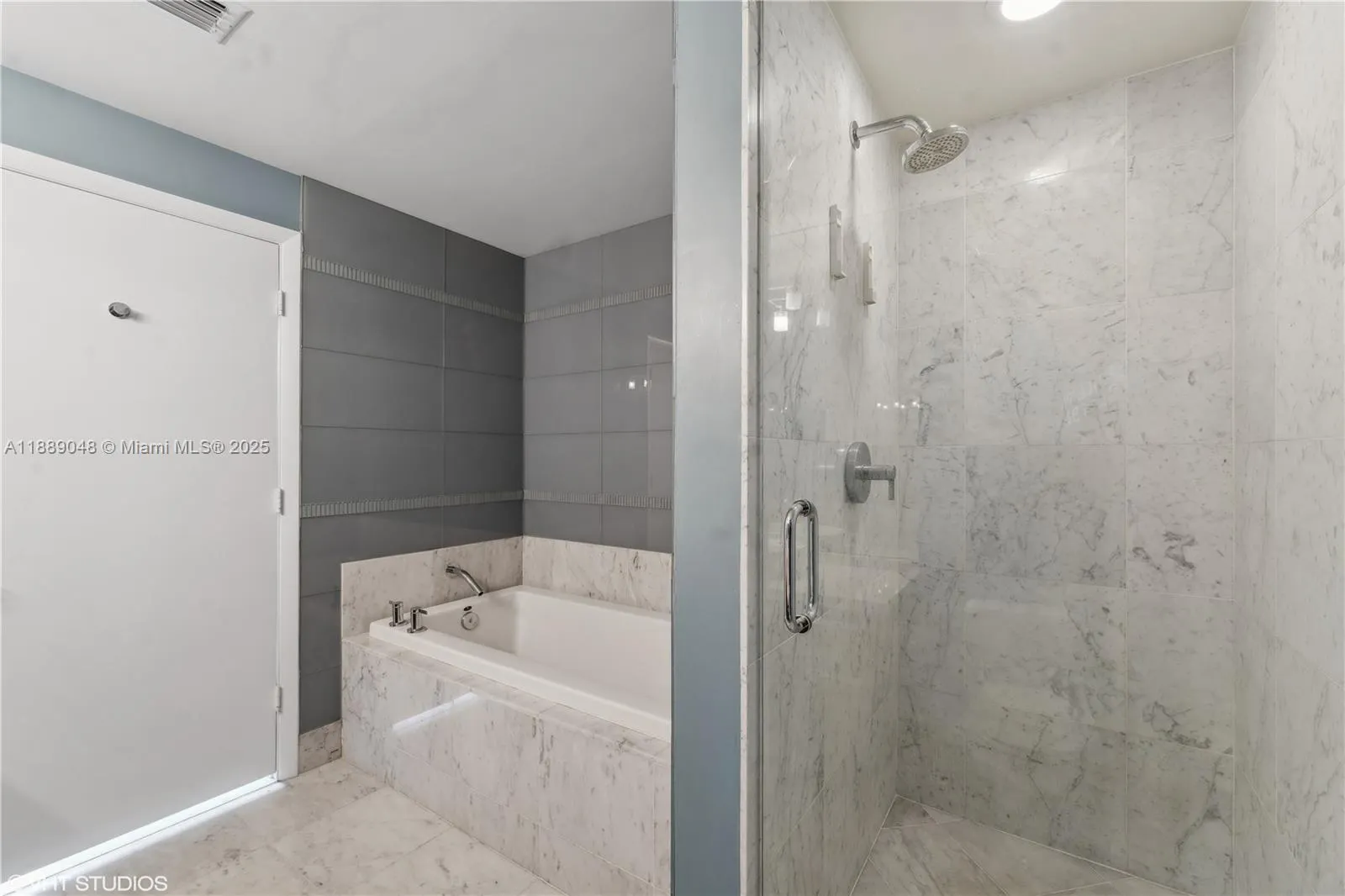 244 Biscayne Blvd, #3903