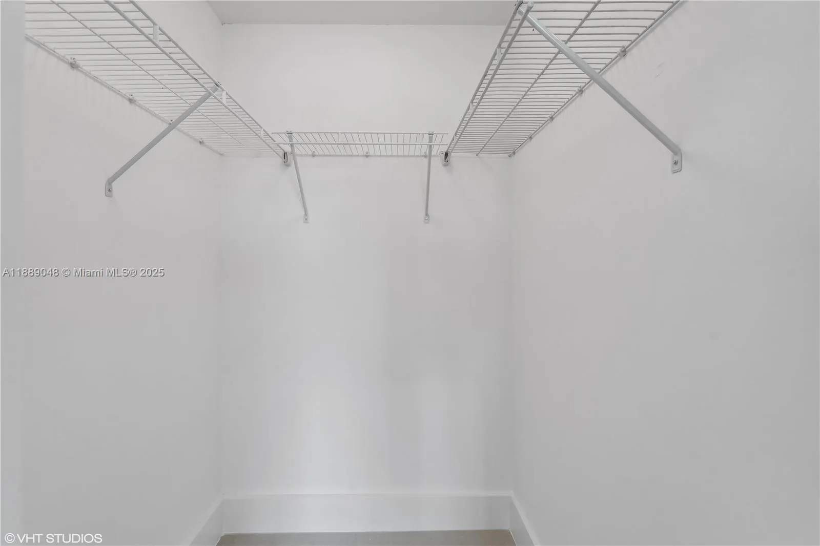 244 Biscayne Blvd, #3903