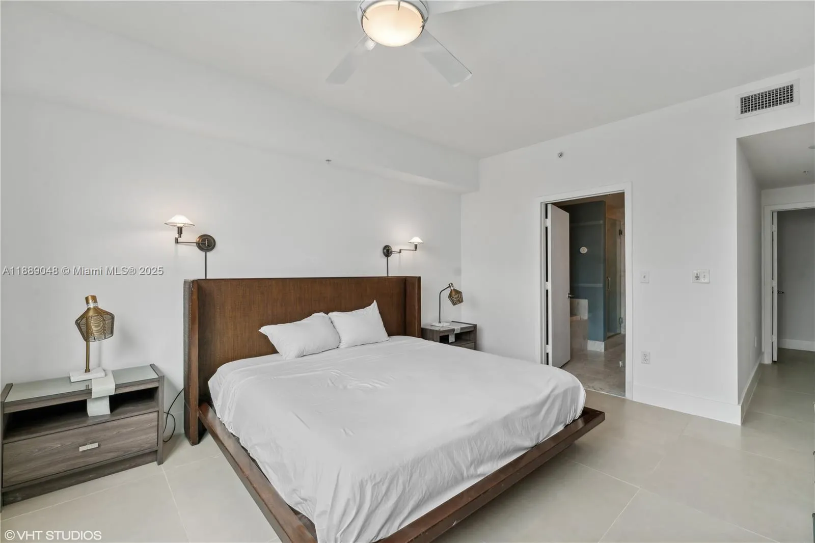 244 Biscayne Blvd, #3903