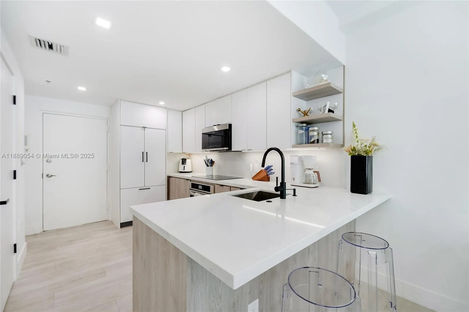 3339 Virginia St, #329