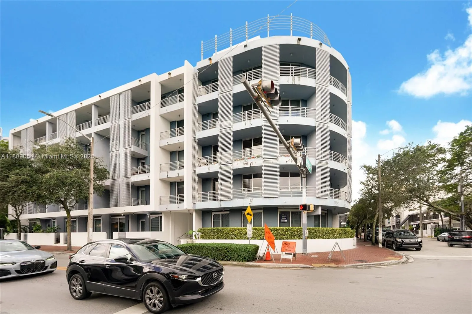 3339 Virginia St, #329