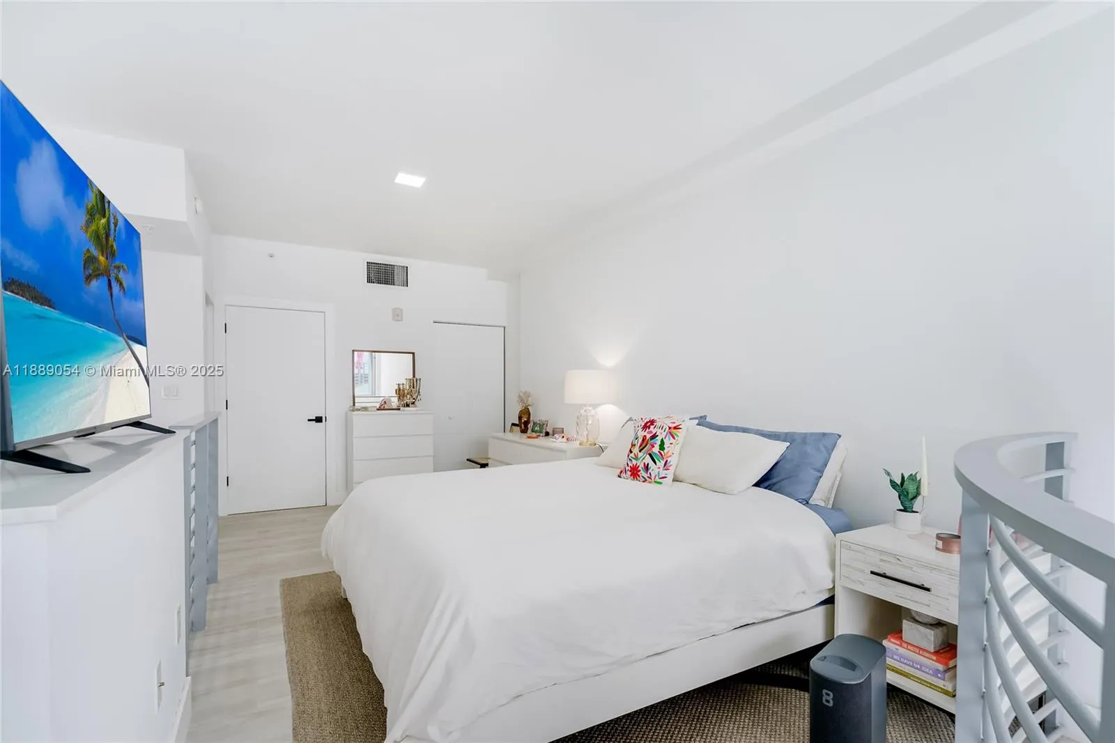 3339 Virginia St, #329