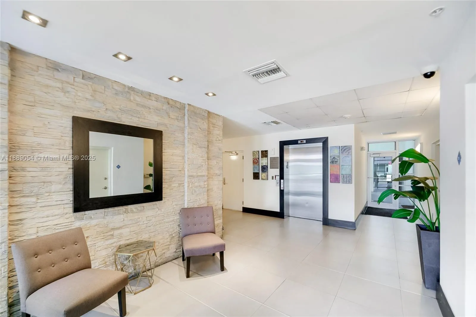 3339 Virginia St, #329