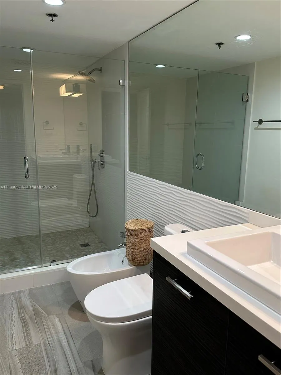 201 Crandon Blvd, #302