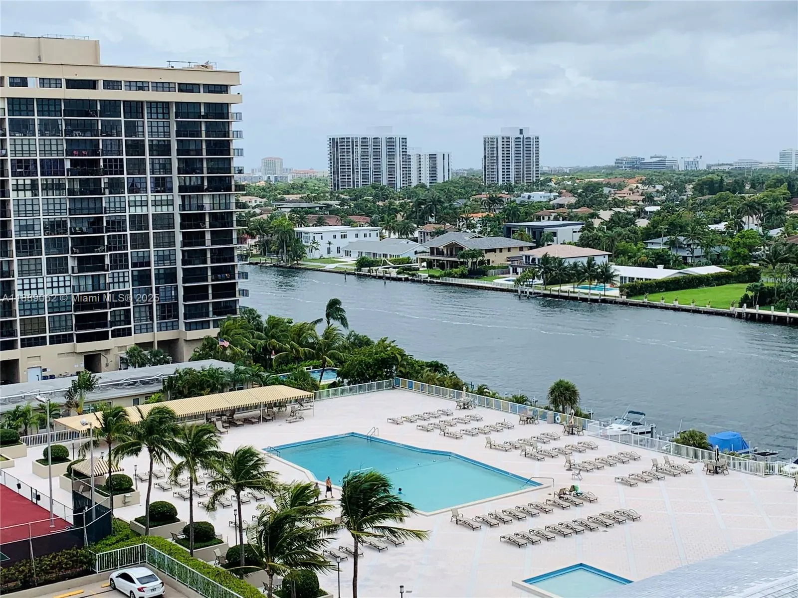 1950 S Ocean Dr, #20M